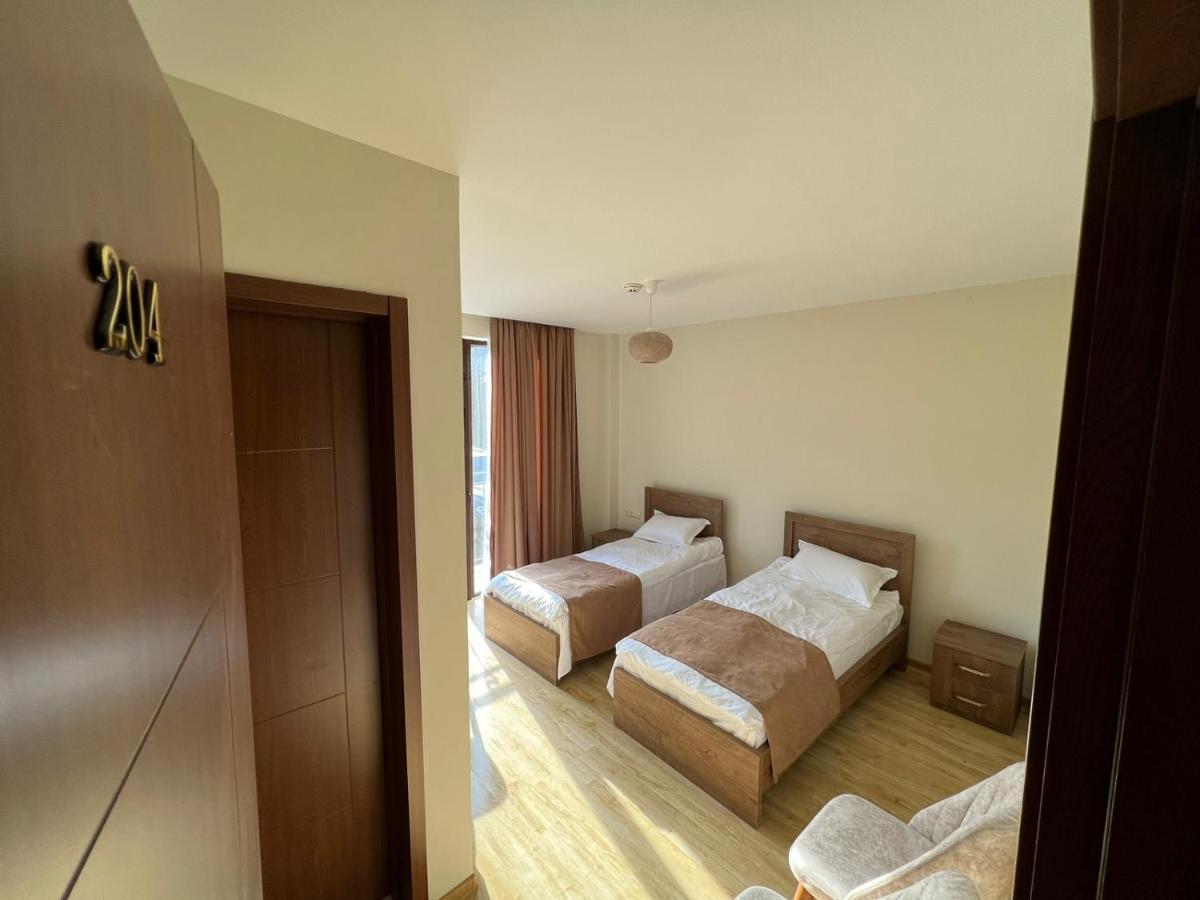 Hotel Khulo Lnn Екстер'єр фото