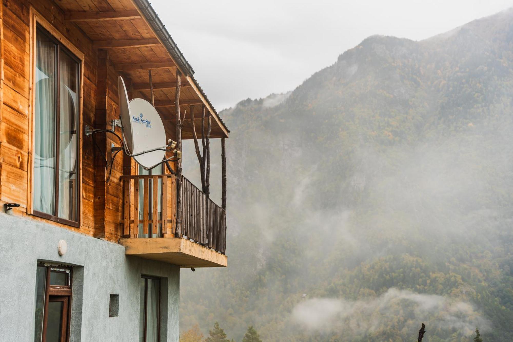 Hotel Khulo Lnn Екстер'єр фото