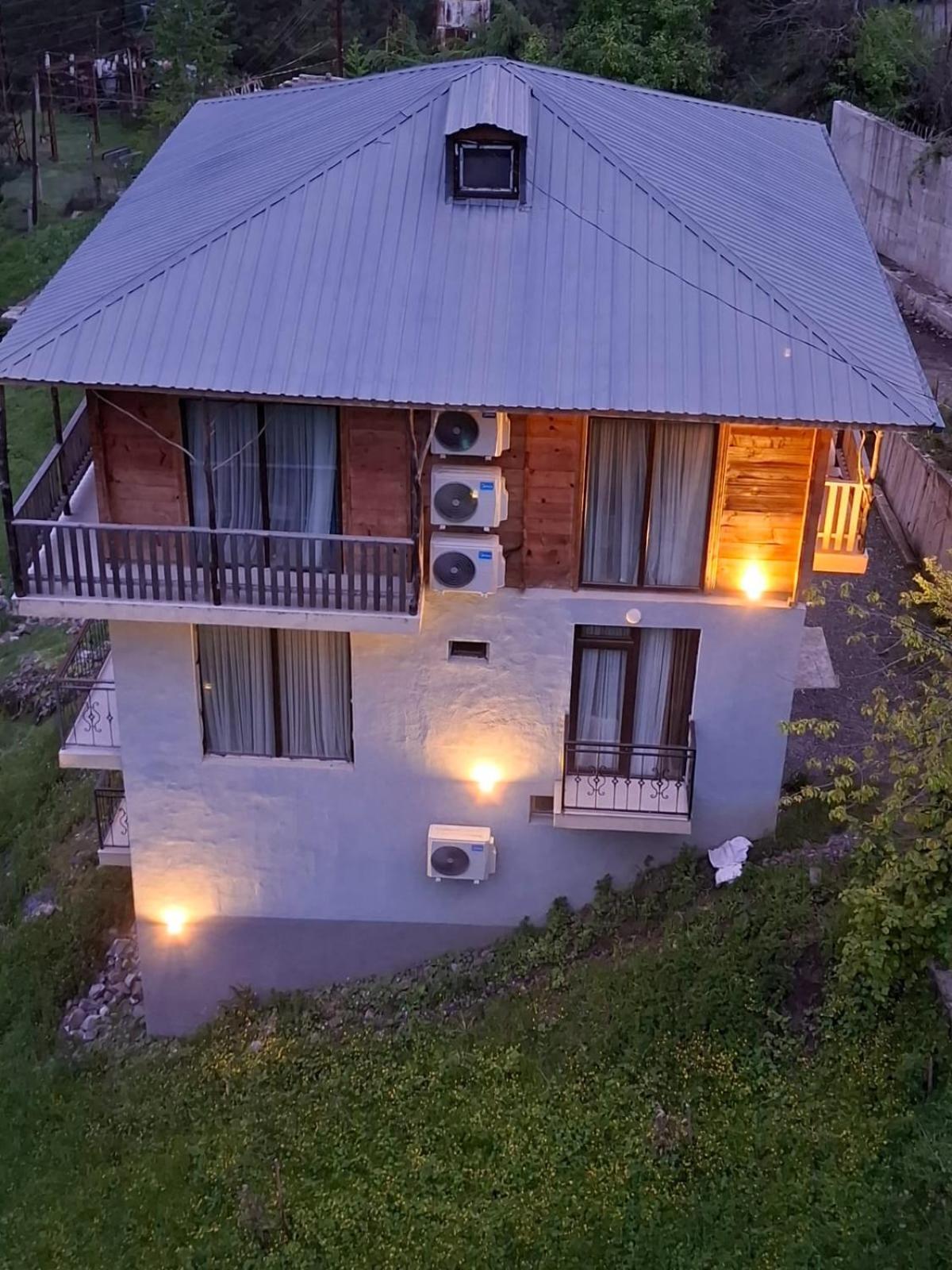 Hotel Khulo Lnn Екстер'єр фото